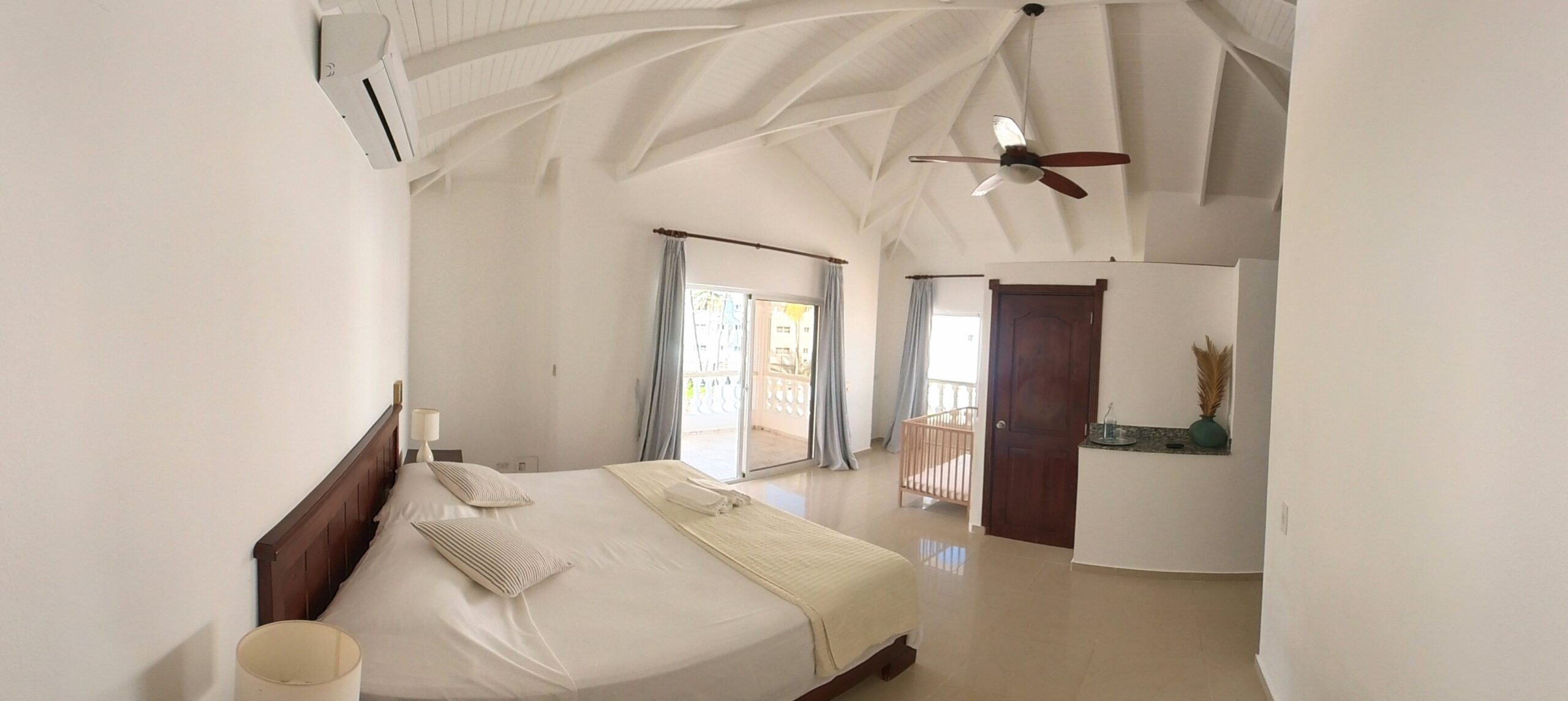 Two-Level Suite with Full Kitchen